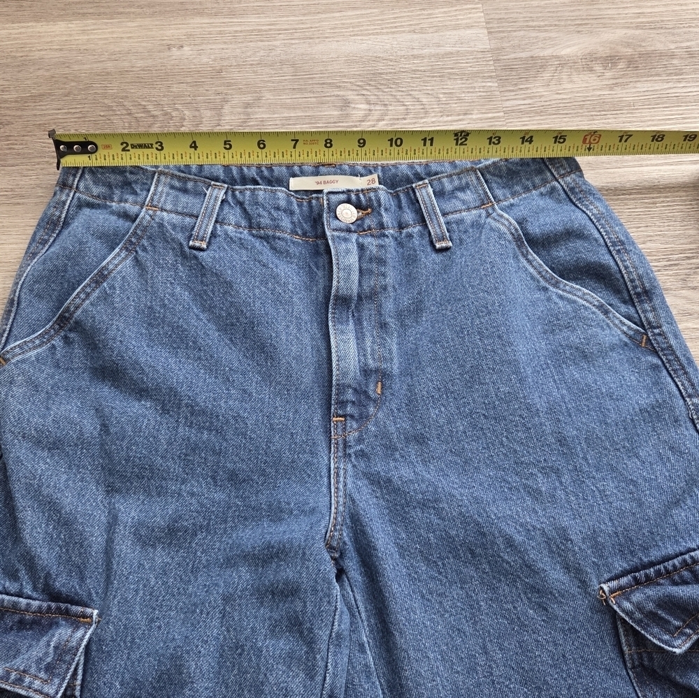 Levis ‘94 Baggy Women’s Drawstring Hem Cargo Jeans W28 L32 - Picture 6 of 11